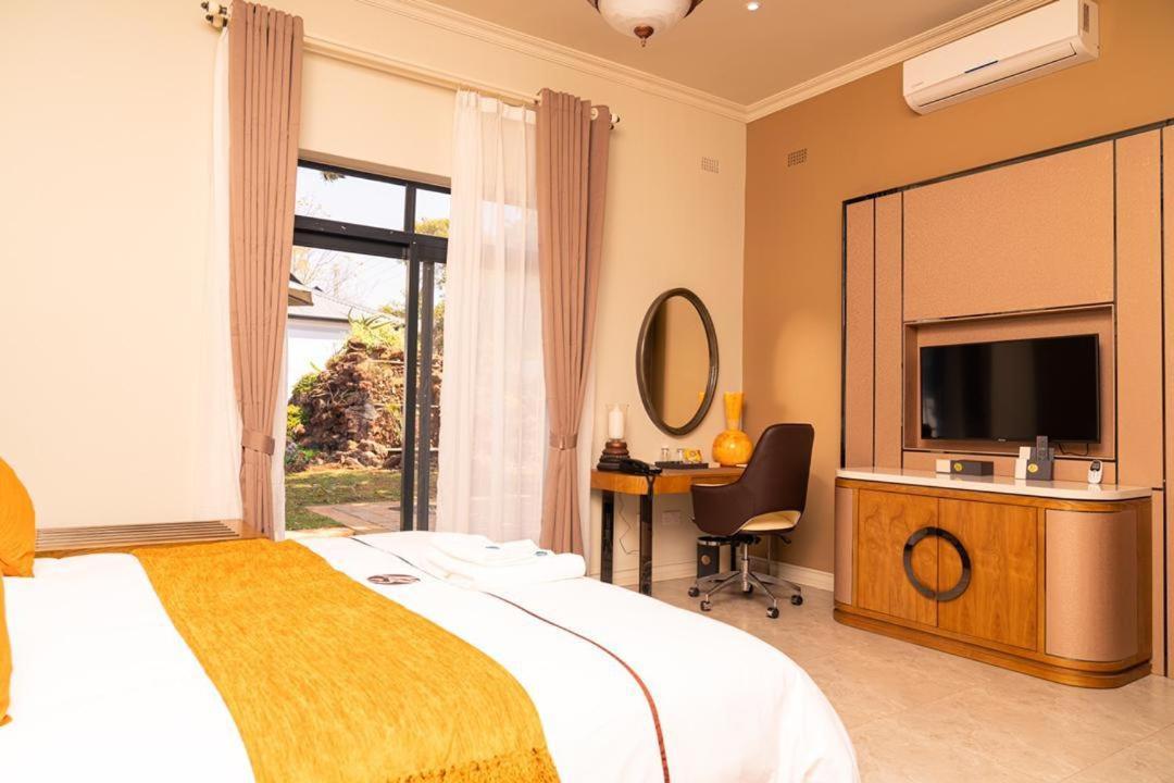 Ezulwini Villa Hotel Harare Exterior foto